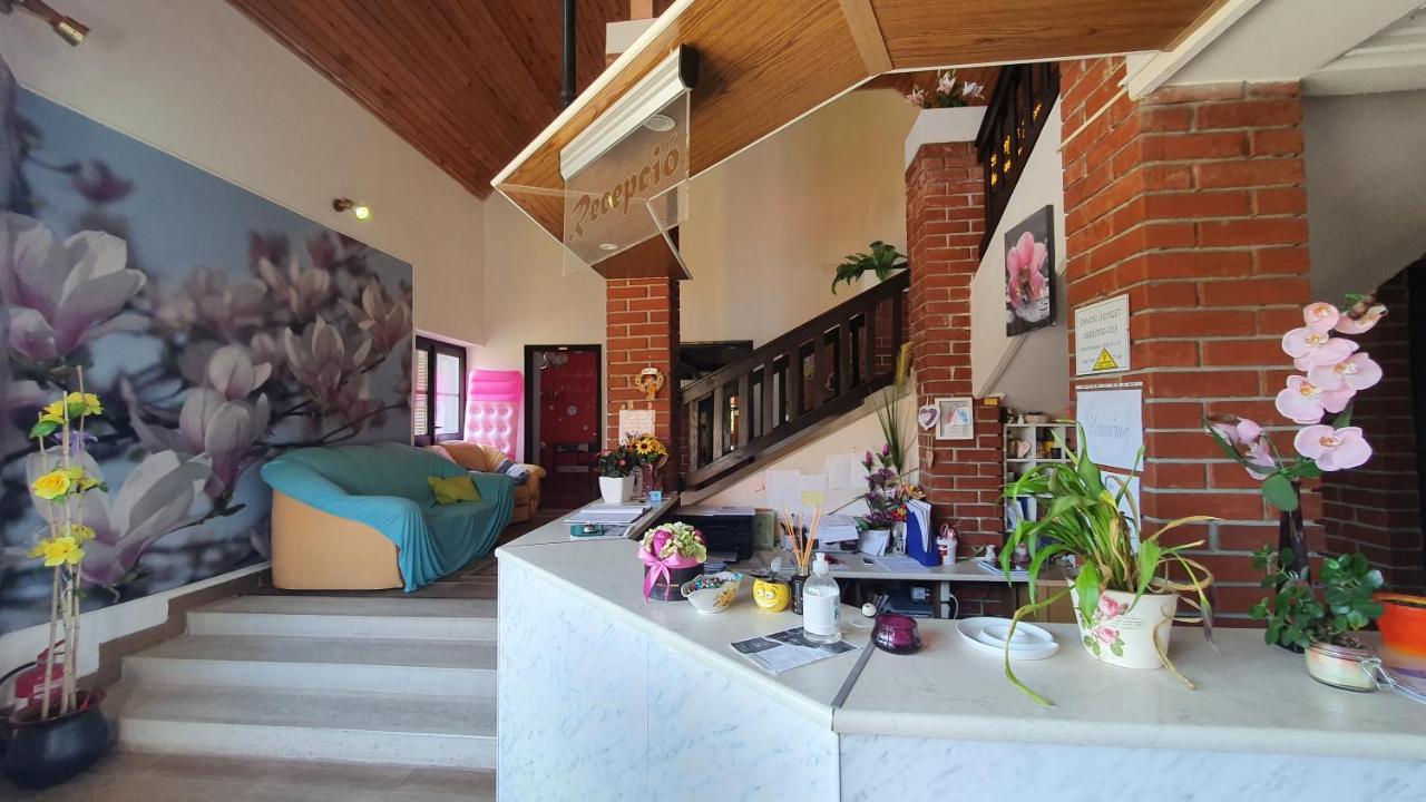 Harmonia Apartmanhaz バラトンレッレ エクステリア 写真