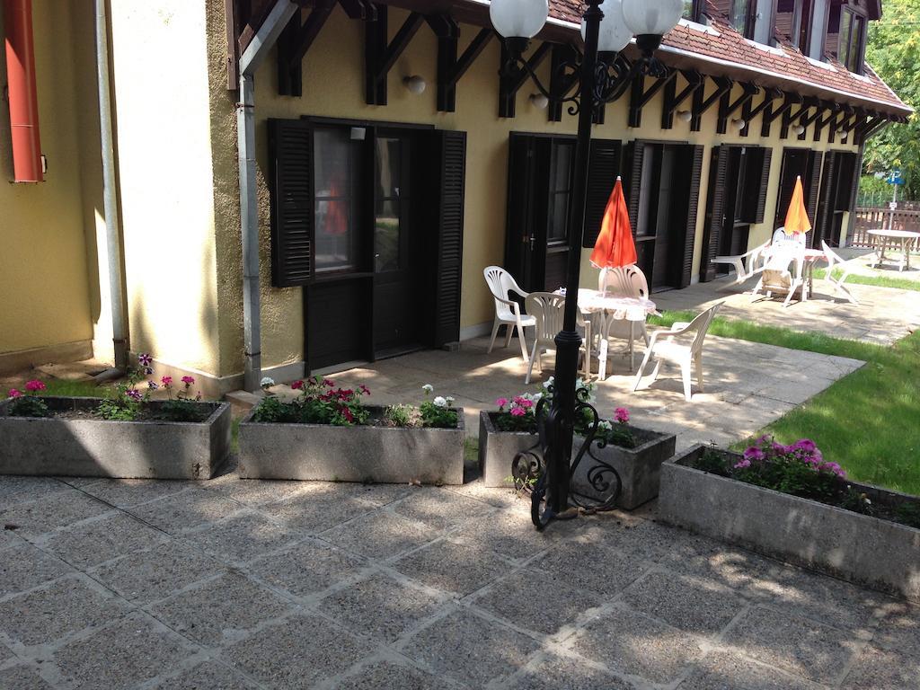 Harmonia Apartmanhaz バラトンレッレ エクステリア 写真